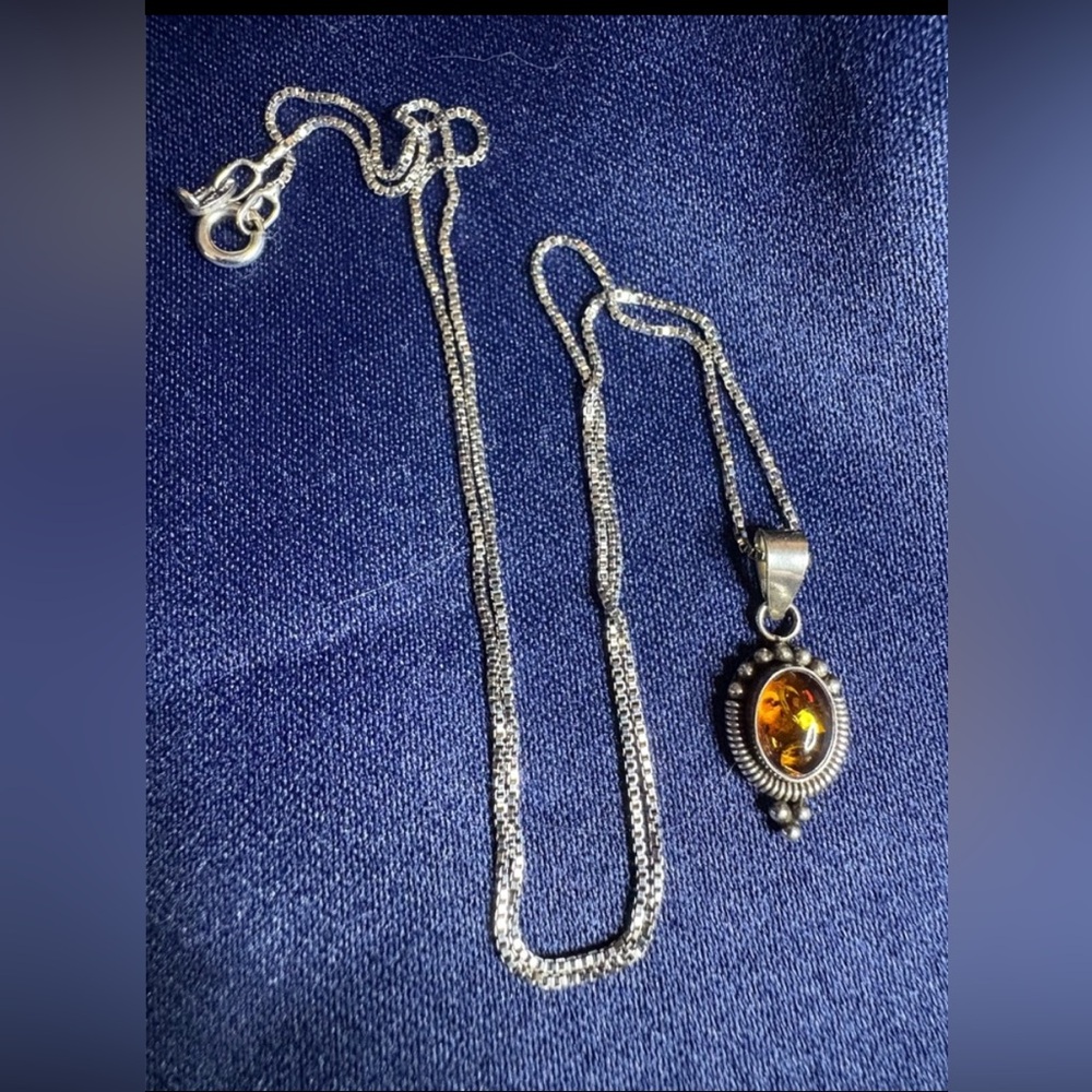 Pendant SORAN Genuine Amber 925 Sterling Silver signed Dainty Feminine Pendant - Picture 3 of 4